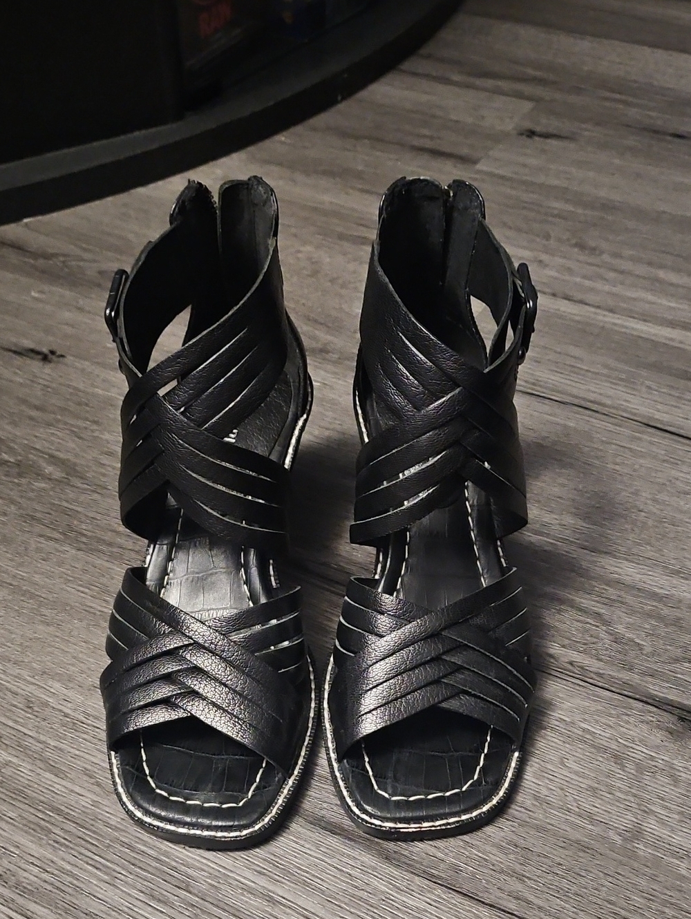 Donald Pliner Women's Black Strappy Zip Leather Sandals